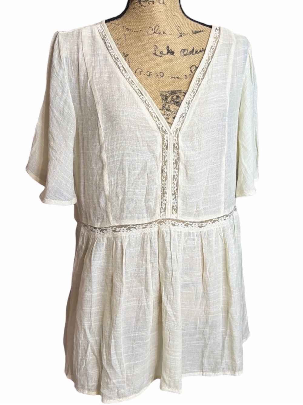 Roommates Cream V-Neck Lace-Trim Tunic NWT Size X-Large